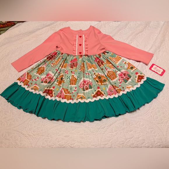 Ricrac & Ruffles Other - Ricrac & Ruffles Gingerbread Dress With Heart Buttons